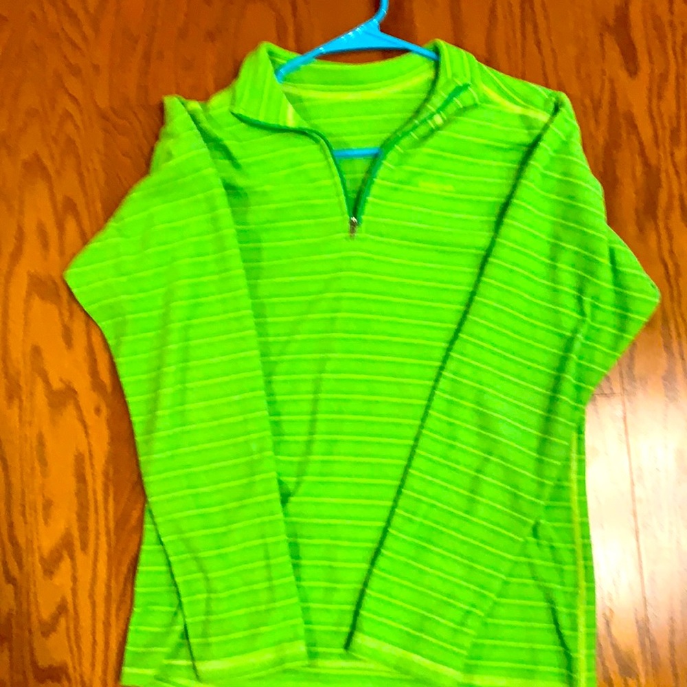 Patagonia green pull over